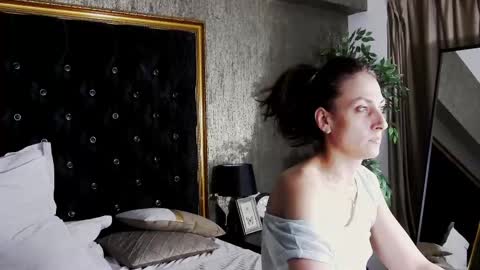 lisacroft online show from March 2025 11:26:01 PM