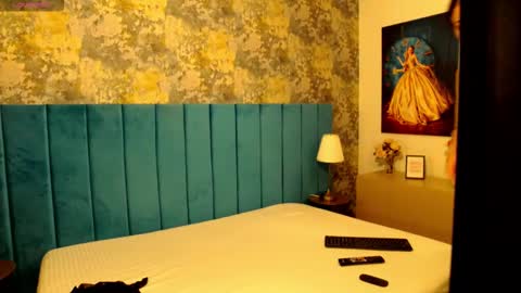 lisacroft online show from November 2025 07:56:01 AM