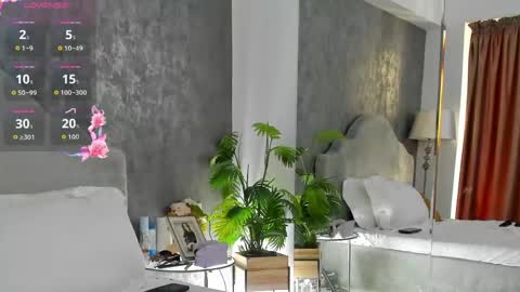lisacroft online show from April 2026 04:48:02 AM
