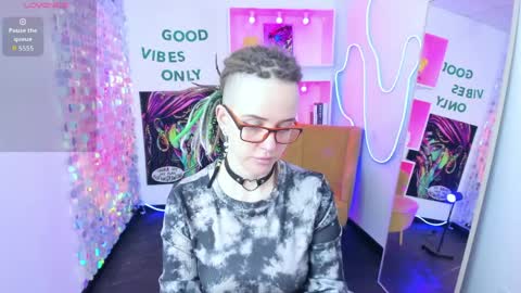 Snapshot of lisafoxy_y chatting on April 2026 05:27:02 AM Lisa online show from April 2026 05:27:02 AM