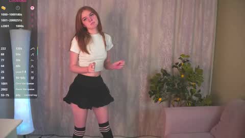 Snapshot of lisagriswell chatting on November 2025 04:03:01 PM Molly online show from November 2025 04:03:01 PM