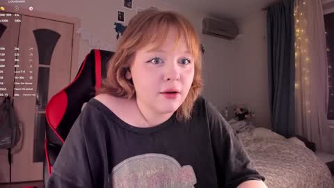 Snapshot of lisalaas chatting on December 2024 08:00:01 PM -Lisa- Help me to reach 100 thumbs up3 online show from December 2024 08:00:01 PM