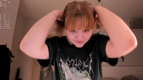 Snapshot of lisalaas chatting on December 2024 04:39:02 PM -Lisa- Help me to reach 100 thumbs up3 online show from December 2024 04:39:02 PM