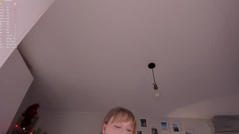 Snapshot of lisalaas chatting on January 2025 02:25:01 PM -Lisa- Help me to reach 100 thumbs up3 online show from January 2025 02:25:01 PM