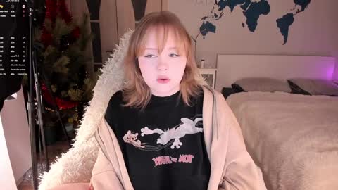 Snapshot of lisalaas chatting on January 2025 01:22:02 PM -Lisa- Help me to reach 100 thumbs up3 online show from January 2025 01:22:02 PM