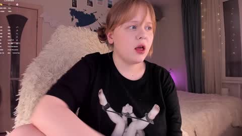 Snapshot of lisalaas chatting on January 2025 02:59:01 PM -Lisa- Help me to reach 100 thumbs up3 online show from January 2025 02:59:01 PM