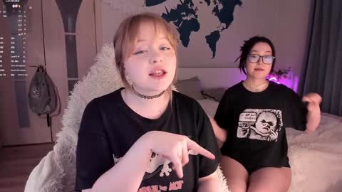 Snapshot of lisalaas chatting on January 2025 05:32:01 PM -Lisa- Help me to reach 100 thumbs up3 online show from January 2025 05:32:01 PM