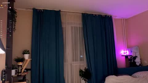 Snapshot of lisalaas chatting on September 2025 09:39:02 PM -Lisa- Help me to reach 100 thumbs up3 online show from September 2025 09:39:02 PM