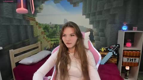Lisa online show from February 2025 05:08:01 PM