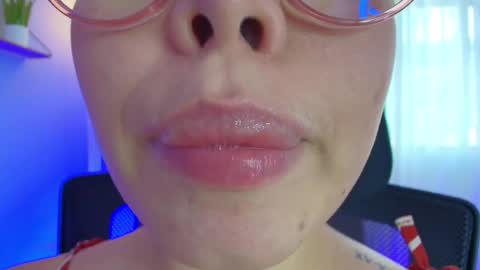 Snapshot of lisbet_21x chatting on February 2025 07:27:02 PM Lisbet online show from February 2025 07:27:02 PM