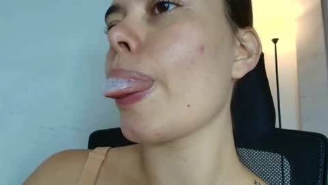 Snapshot of lisbet_21x chatting on September 2025 11:20:01 PM Lisbet online show from September 2025 11:20:01 PM