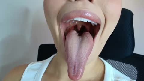 Snapshot of lisbet_21x chatting on October 2025 06:38:02 PM Lisbet online show from October 2025 06:38:02 PM