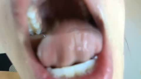 Lisbet online show from November 2025 03:56:02 PM