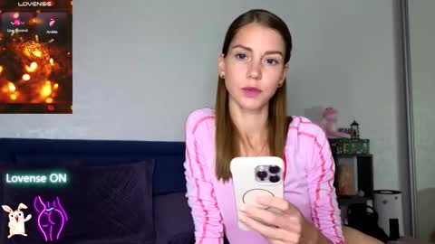 Snapshot of lisi4ka_basik33 chatting on September 2025 03:16:01 PM Kris Maks online show from September 2025 03:16:01 PM