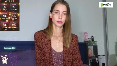 Snapshot of lisi4ka_basik33 chatting on September 2025 04:12:01 PM Kris Maks online show from September 2025 04:12:01 PM