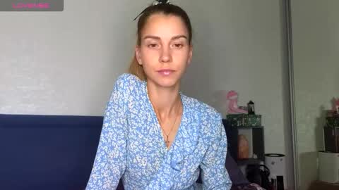 Snapshot of lisi4ka_basik33 chatting on September 2025 04:45:02 PM Kris Maks online show from September 2025 04:45:02 PM