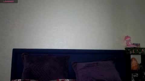 Snapshot of lisi4ka_basik33 chatting on September 2025 03:28:01 PM Kris Maks online show from September 2025 03:28:01 PM