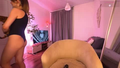 Lisa  online show from February 2026 04:05:02 PM