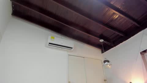 lissaharris online show from November 2025 04:22:02 PM