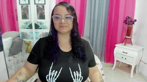 Snapshot of lissavillalobos chatting on April 2026 09:26:02 PM lissa online show from April 2026 09:26:02 PM