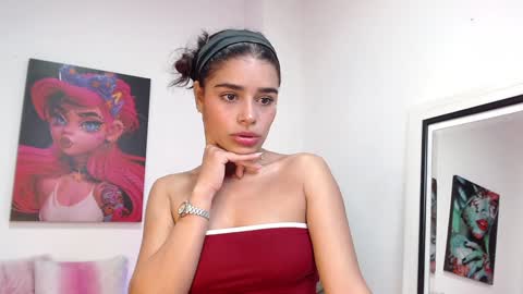 Snapshot of lissbrown chatting on January 2025 12:43:01 PM Liss Brown online show from January 2025 12:43:01 PM