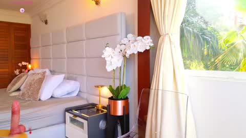 Lisseth Long  online show from September 2025 08:12:02 PM