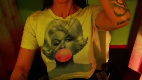 Snapshot of lisstaylor chatting on January 2025 04:19:01 PM Liss online show from January 2025 04:19:01 PM