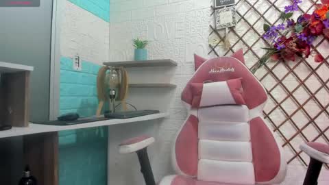 VANESSA online show from April 2026 01:12:01 PM