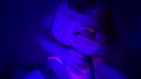 Snapshot of litleputa chatting on December 2025 07:41:01 PM litleputa online show from December 2025 07:41:01 PM