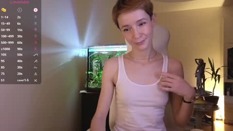 Snapshot of litllle_alis_a chatting on December 2024 04:25:01 PM Alisa online show from December 2024 04:25:01 PM