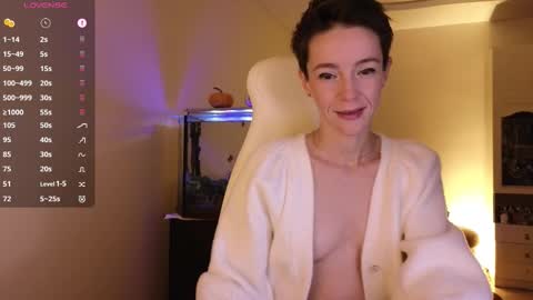 Alisa online show from October 2025 08:08:01 PM