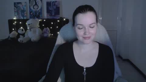 little__flowers online show from October 2025 08:55:02 AM