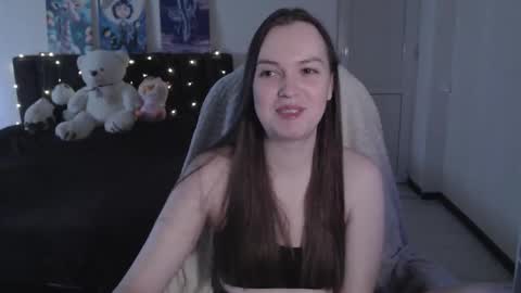 little__flowers online show from November 2025 07:56:01 AM