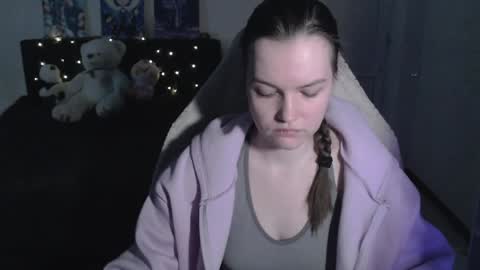 little__flowers online show from May 2026 07:35:02 AM