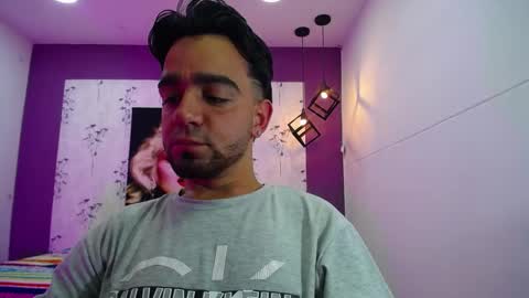 Snapshot of little_alann chatting on December 2024 10:45:02 AM Alan online show from December 2024 10:45:02 AM