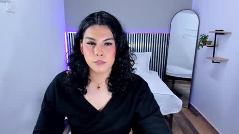 Snapshot of little_alli chatting on November 2025 07:49:02 PM L I T T L E A L L I online show from November 2025 07:49:02 PM