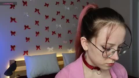 Snapshot of little_bliss chatting on March 2025 05:00:02 AM little_bliss online show from March 2025 05:00:02 AM