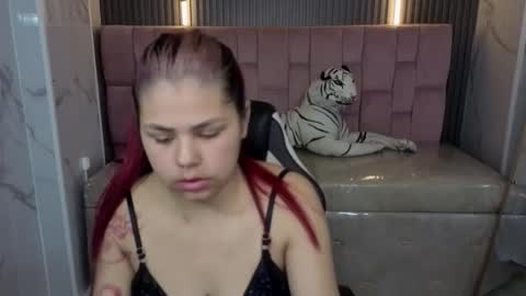 Snapshot of little_cherry_b chatting on October 2025 08:11:02 PM Cherri online show from October 2025 08:11:02 PM