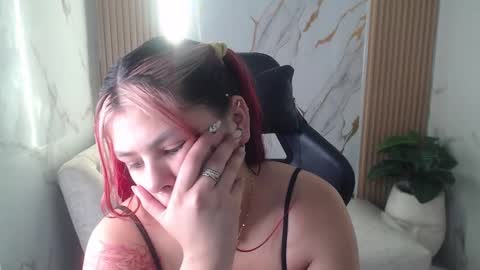 Snapshot of little_cherry_b chatting on November 2025 08:00:01 PM Cherri online show from November 2025 08:00:01 PM