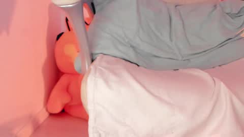 Help me reach 100 likes online show from February 2025 10:11:01 PM