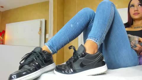   online show from September 2025 01:35:02 PM