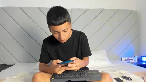 Snapshot of little_kris1 chatting on October 2025 12:34:02 PM little_kris1 online show from October 2025 12:34:02 PM