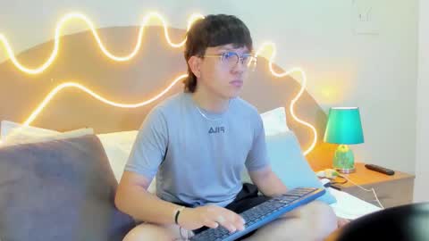 Snapshot of little_mattew chatting on October 2025 02:48:01 PM M A T T E W online show from October 2025 02:48:01 PM