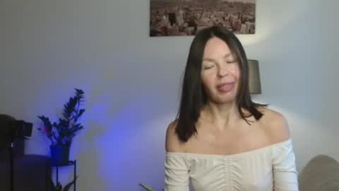 Snapshot of little_nicole_ chatting on October 2025 11:19:02 AM Nicole online show from October 2025 11:19:02 AM