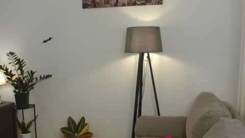 Snapshot of little_nicole_ chatting on October 2025 01:46:02 PM Nicole online show from October 2025 01:46:02 PM