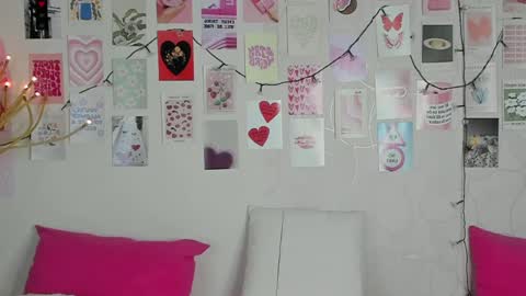 Snapshot of little_radiant_sun chatting on April 2026 08:06:01 AM Kriss online show from April 2026 08:06:01 AM