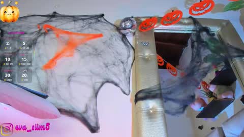 Snapshot of little_red_18 chatting on October 2025 07:58:02 PM Eva online show from October 2025 07:58:02 PM