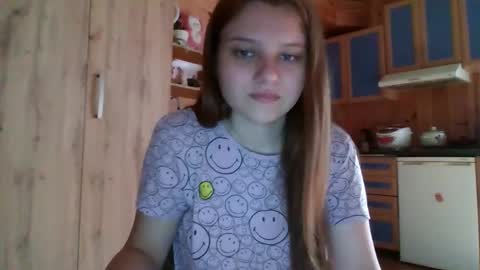 little_shygirl_ online show from September 2025 04:01:02 AM