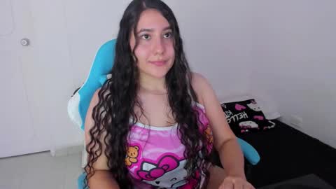 Snapshot of little_sparkles_0f_l0v3 chatting on December 2025 09:53:01 PM Laire online show from December 2025 09:53:01 PM