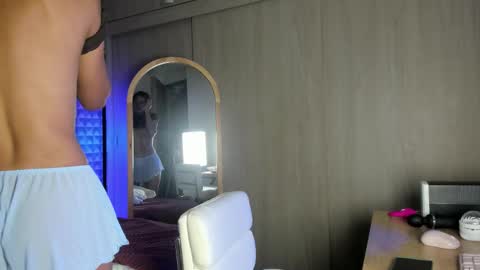 Snapshot of little_sugar19 chatting on February 2026 02:18:02 AM alex online show from February 2026 02:18:02 AM